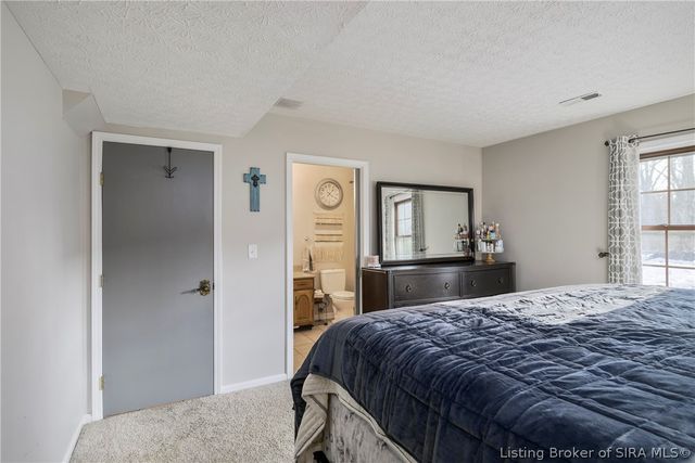 609 Catalpa Street, Sellersburg, IN 47172