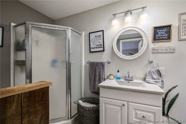 609 Catalpa Street, Sellersburg, IN 47172