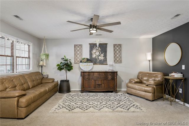 609 Catalpa Street, Sellersburg, IN 47172