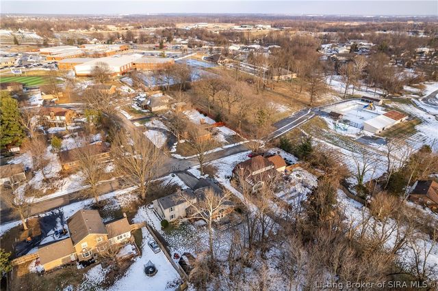 609 Catalpa Street, Sellersburg, IN 47172