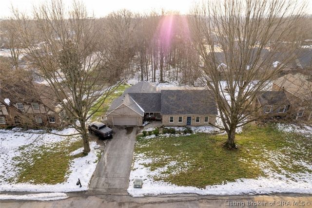 609 Catalpa Street, Sellersburg, IN 47172