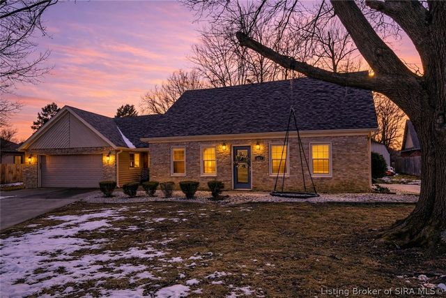 609 Catalpa Street, Sellersburg, IN 47172