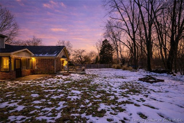 609 Catalpa Street, Sellersburg, IN 47172