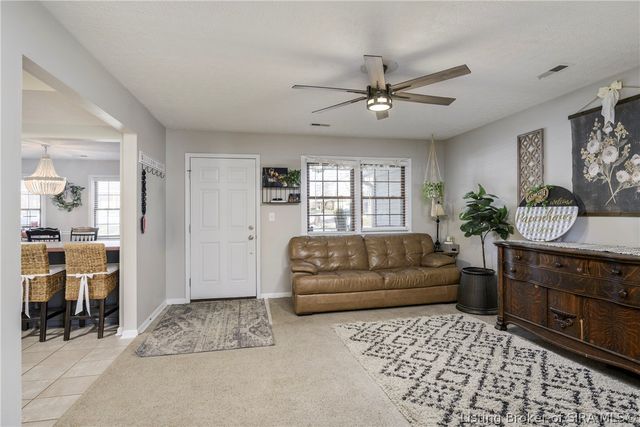 609 Catalpa Street, Sellersburg, IN 47172