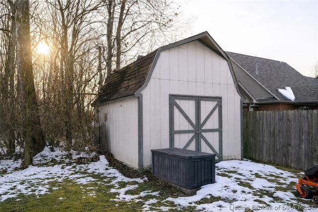 609 Catalpa Street, Sellersburg, IN 47172