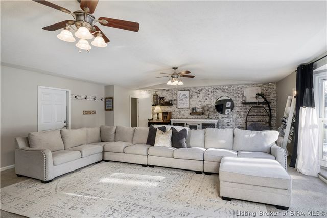 609 Catalpa Street, Sellersburg, IN 47172