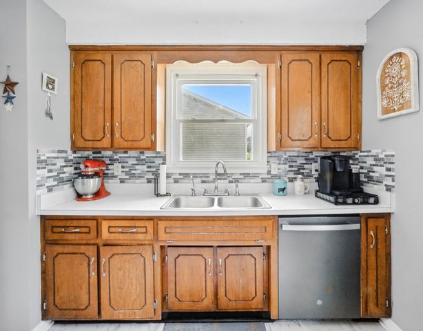 561 Danielle Dr, Clarksville, TN 37042