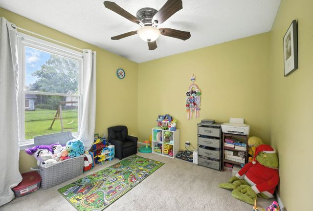 561 Danielle Dr, Clarksville, TN 37042