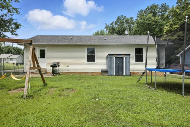561 Danielle Dr, Clarksville, TN 37042