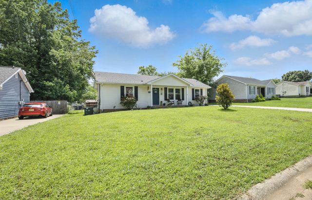561 Danielle Dr, Clarksville, TN 37042
