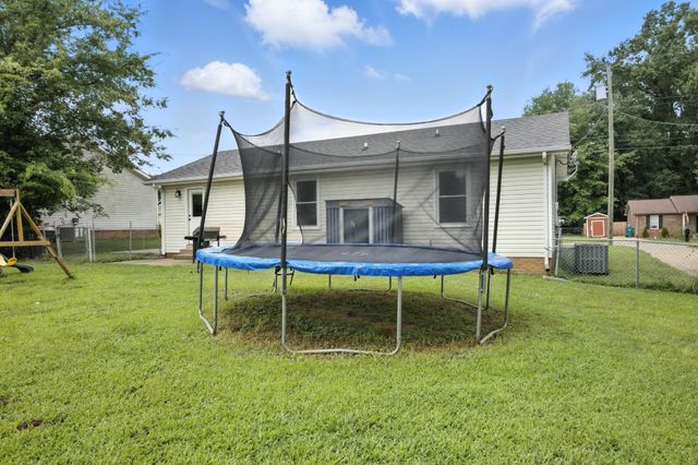 561 Danielle Dr, Clarksville, TN 37042
