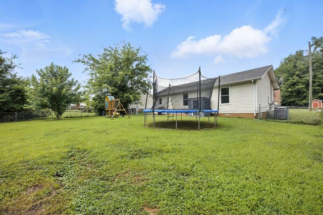 561 Danielle Dr, Clarksville, TN 37042