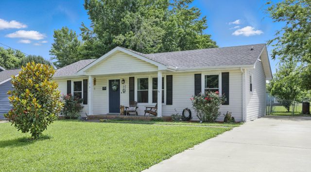 561 Danielle Dr, Clarksville, TN 37042