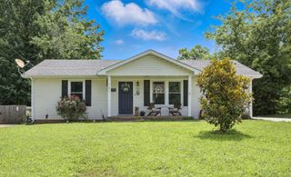 561 Danielle Dr, Clarksville, TN 37042