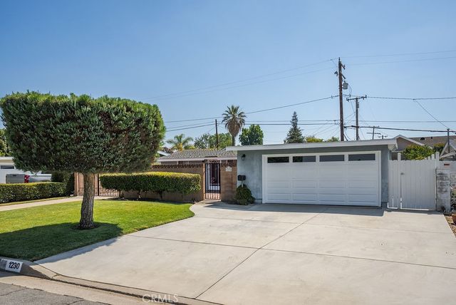 1230 N Aldenville, Covina, CA 91722
