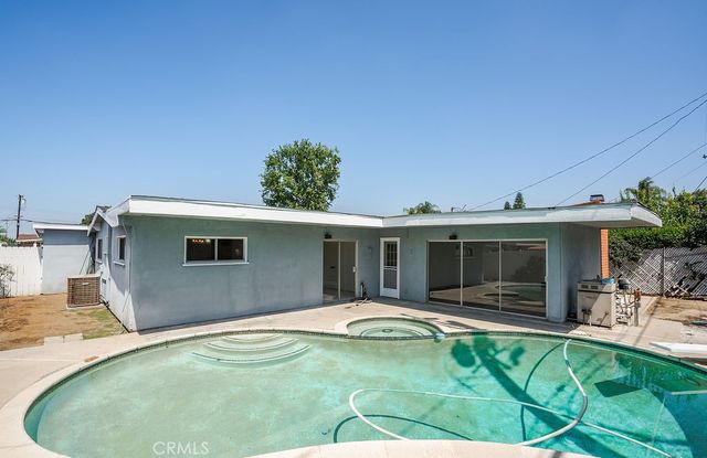 1230 N Aldenville, Covina, CA 91722