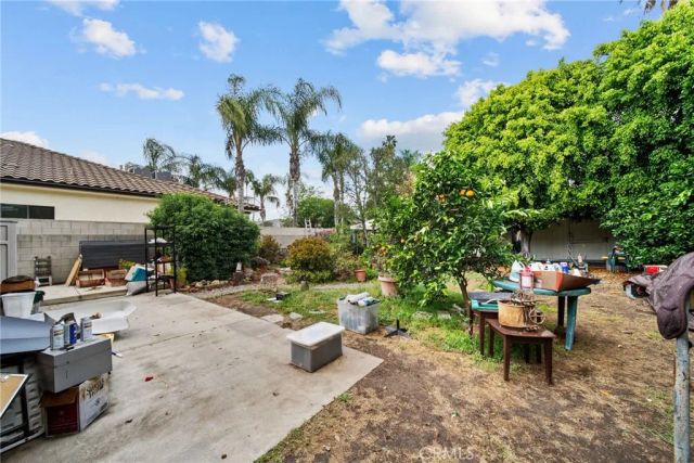 12415 Erwin Street, Valley Glen, CA 91606