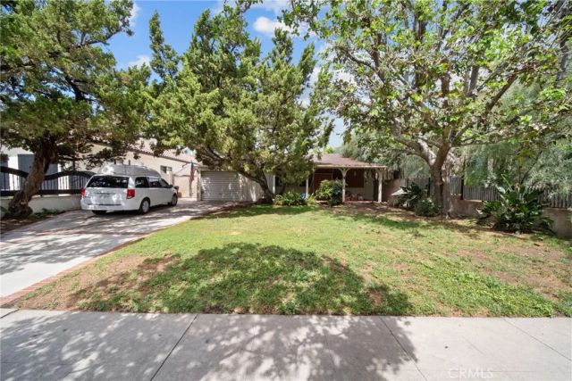 12415 Erwin Street, Valley Glen, CA 91606