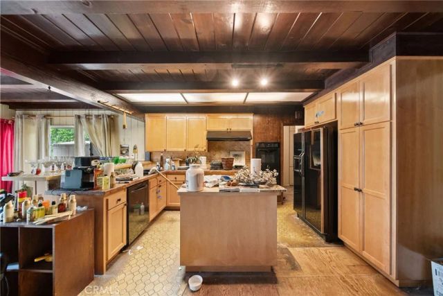 12415 Erwin Street, Valley Glen, CA 91606