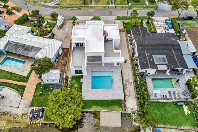 10755 SW 52nd Ter, Miami, FL 33165