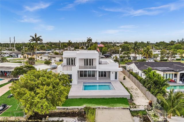 10755 SW 52nd Ter, Miami, FL 33165