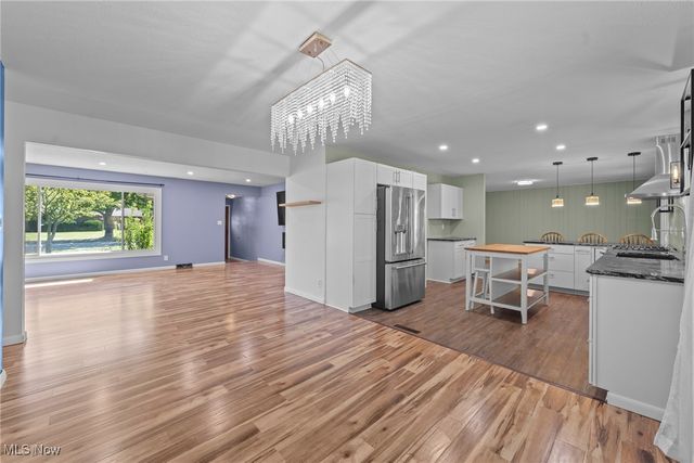 7454 S Cricket Lane, Seven Hills, OH 44131