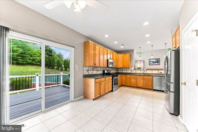 310 COUNTRY RIDGE DR, Royersford, PA 19468