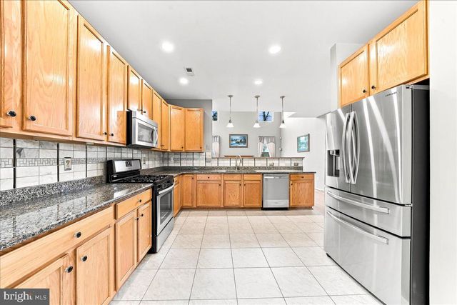 310 COUNTRY RIDGE DR, Royersford, PA 19468