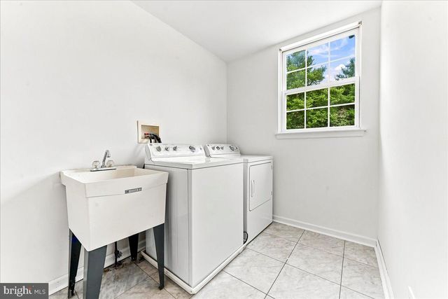 310 COUNTRY RIDGE DR, Royersford, PA 19468