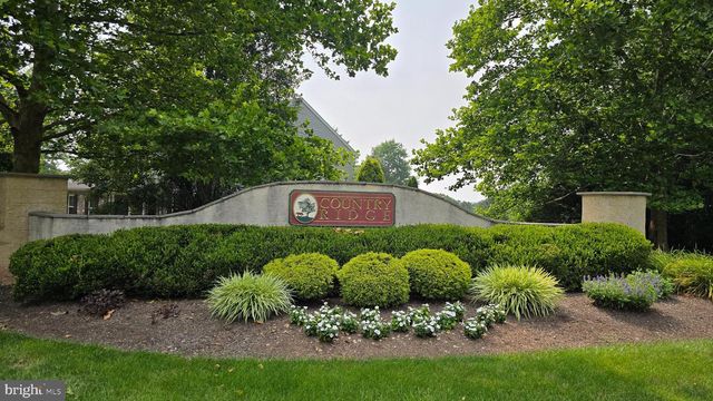 310 COUNTRY RIDGE DR, Royersford, PA 19468
