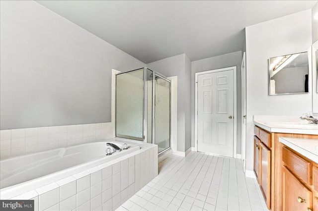 310 COUNTRY RIDGE DR, Royersford, PA 19468
