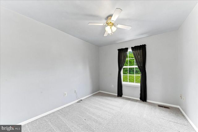 310 COUNTRY RIDGE DR, Royersford, PA 19468