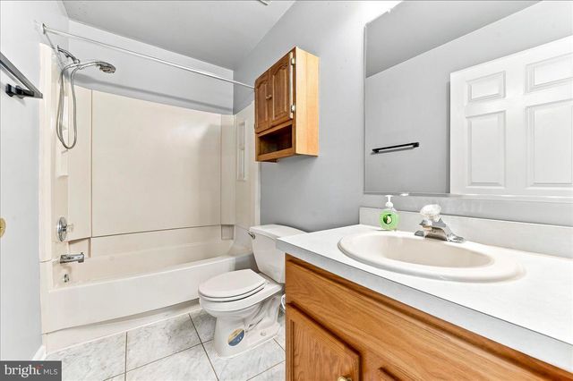 310 COUNTRY RIDGE DR, Royersford, PA 19468