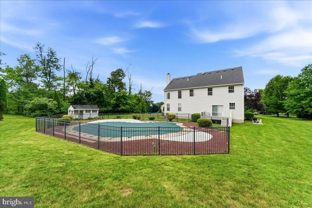 310 COUNTRY RIDGE DR, Royersford, PA 19468