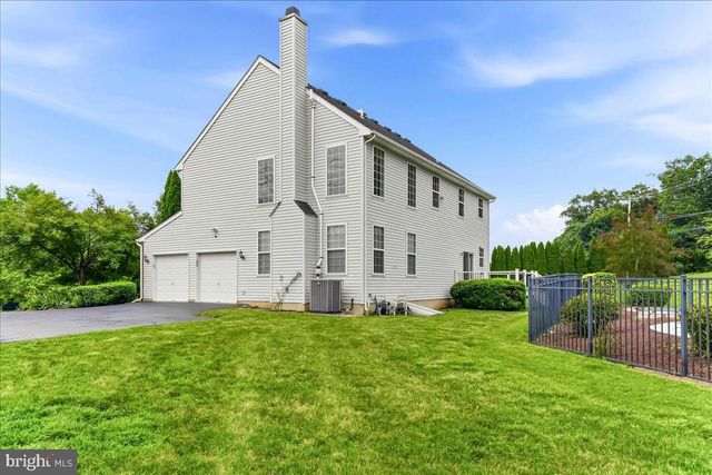 310 COUNTRY RIDGE DR, Royersford, PA 19468