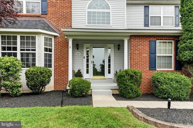 310 COUNTRY RIDGE DR, Royersford, PA 19468
