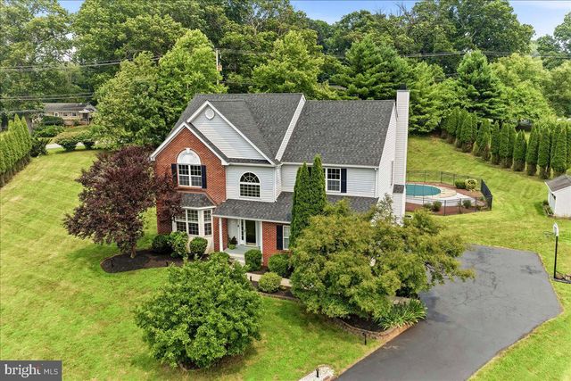 310 COUNTRY RIDGE DR, Royersford, PA 19468