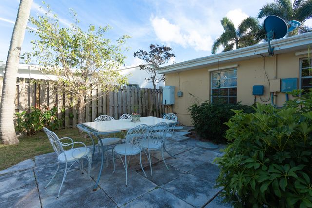 245 Cortez Road B, West Palm Beach, FL 33405