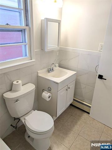 228 Cleveland Avenue, Harrison, NJ 07029