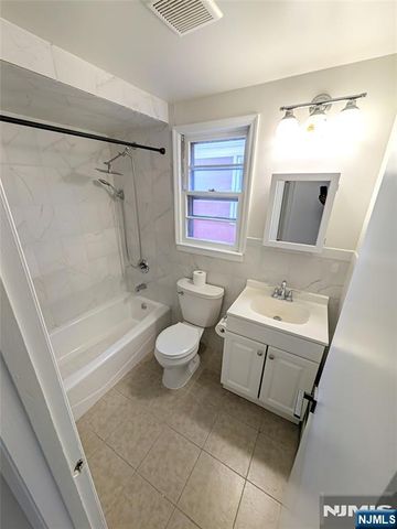 228 Cleveland Avenue, Harrison, NJ 07029