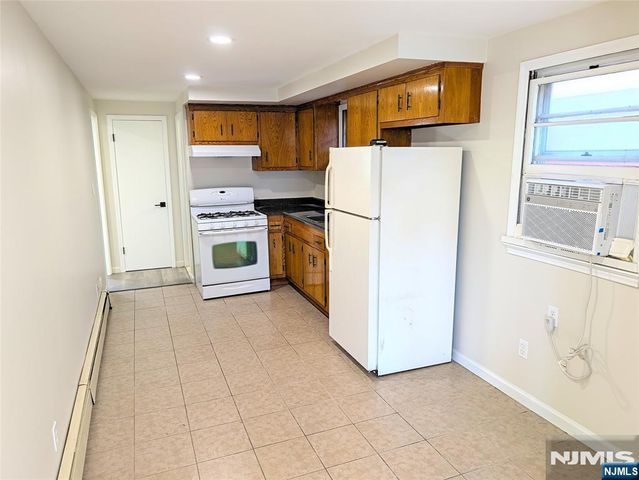 228 Cleveland Avenue, Harrison, NJ 07029