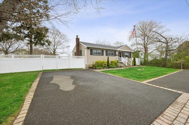 347 Lakeland Avenue, Sayville, NY 11782