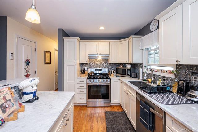 347 Lakeland Avenue, Sayville, NY 11782