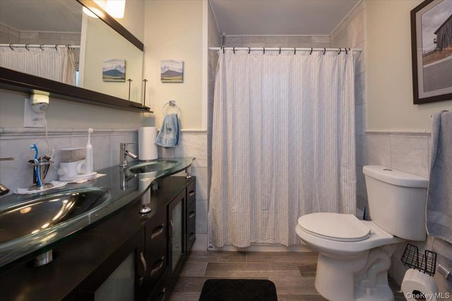 347 Lakeland Avenue, Sayville, NY 11782