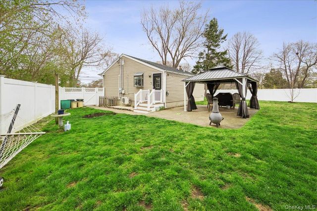 347 Lakeland Avenue, Sayville, NY 11782