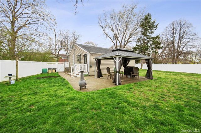 347 Lakeland Avenue, Sayville, NY 11782