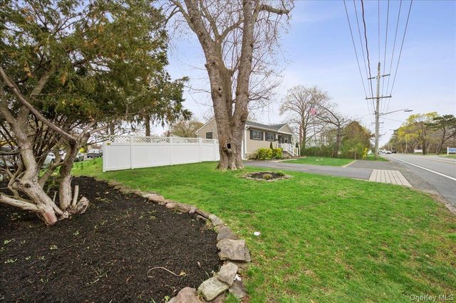 347 Lakeland Avenue, Sayville, NY 11782