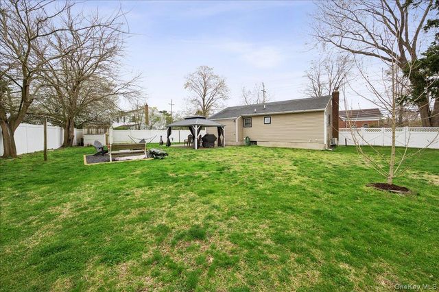 347 Lakeland Avenue, Sayville, NY 11782