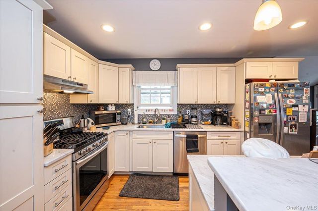 347 Lakeland Avenue, Sayville, NY 11782