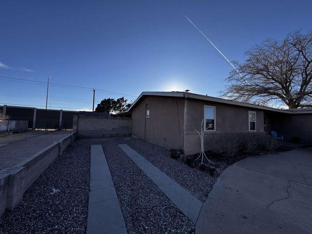 12616 Cloudview Avenue NE, Albuquerque, NM 87123